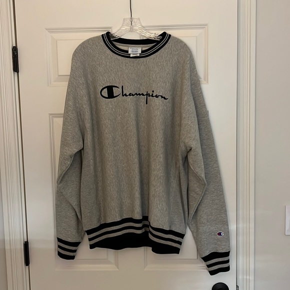 Champion Sweatshirt - Picture 1 of 2